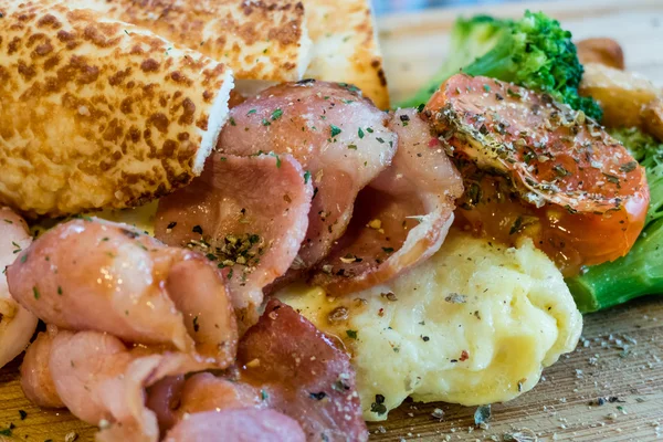 Bacon and scrambled egg — Stock Photo, Image