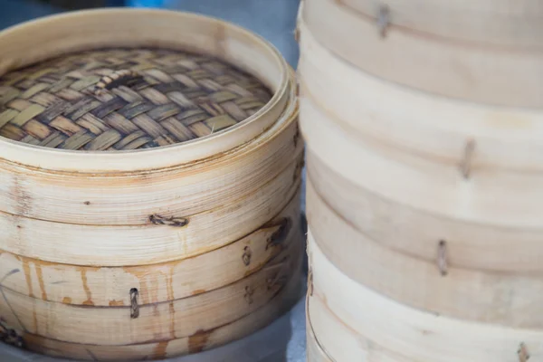 Dumplings in bamboo steamer — Stock Photo, Image