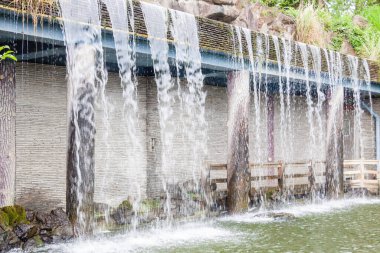 Guan Dao Guan Ying Tapınağında şelale, Yeni Taipei şehrinde bir Budist tapınağı.