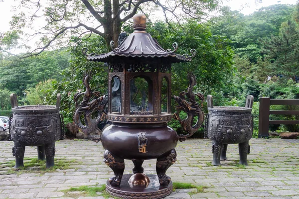 Bâtonnets Encens Brûlant Intérieur Pot Temple Bouddhiste Guan Dao Guan — Photo