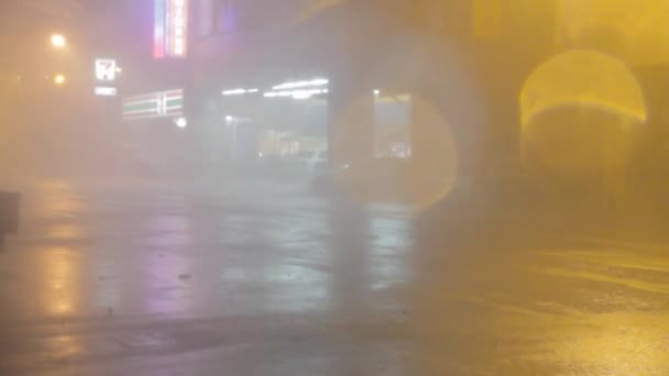 Regn och stark vind under en tyfon — Stockvideo