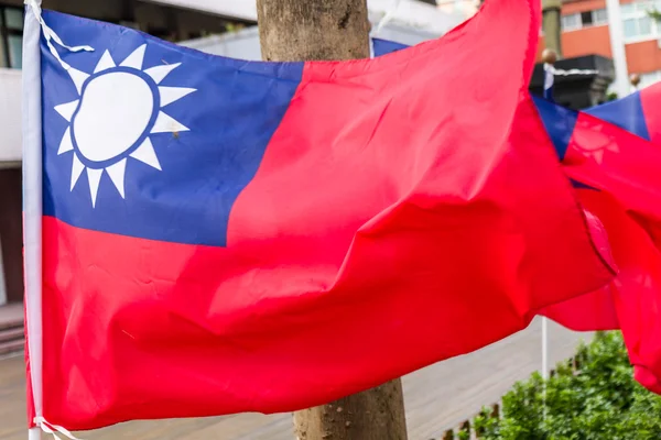 Флаги Тайваня, развевающиеся на ветру — стоковое фото