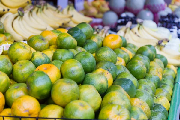 Limes op een traditionele Taiwanese markt — Stockfoto