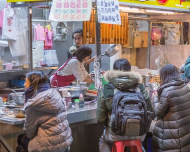 Gece pazarı Taipei satıcıda tatlı
