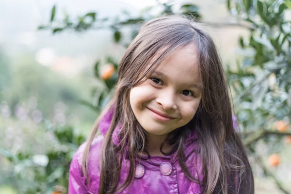 Retrato de criança na fazenda laranja — Fotografia de Stock