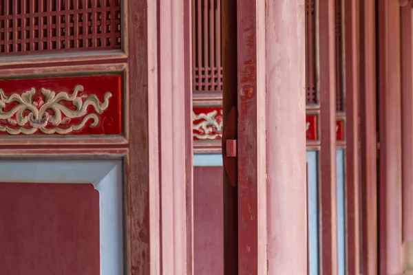 古い中国のドアのクローズ アップ — ストック写真