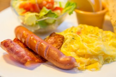 pastırma ve yumurta kahvaltı