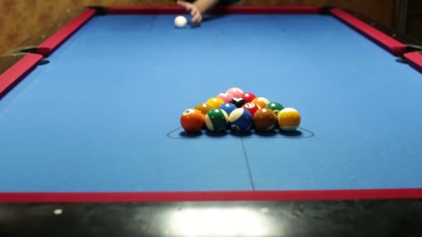 Spelletje pool — Stockvideo