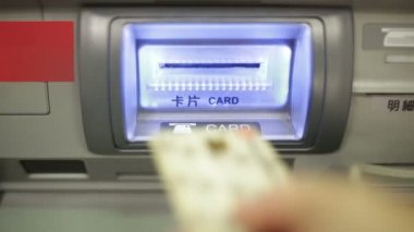 ATM kartı yuvaya takma