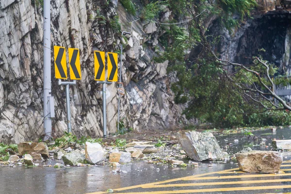 Rocks fallen from typhoon — Stock Photo, Image