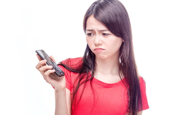 Mujer china frunciendo el ceño al teléfono celular roto — Foto de Stock