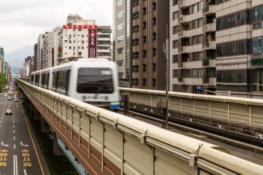 Taipei Mrt tren ve şehir sokak