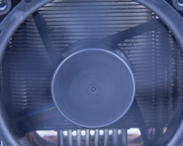 Ventilatore per computer, con movimento sfocato su lame — Foto Stock