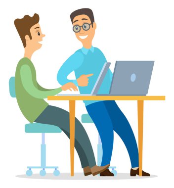 İki meslektaş masada dizüstü bilgisayar kullanıyor, iş adamları yeni proje veya girişimi tartışıyor