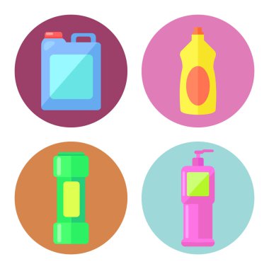 Plastik endüstriyel deterjan seti. Evdeki kimyasallar plastik şişe kutuları.