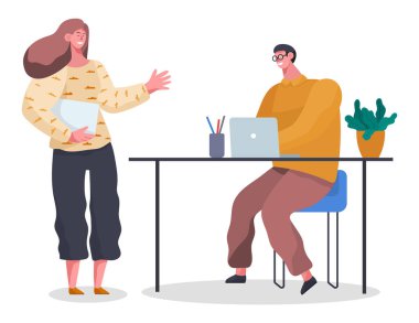 Ofis çalışanları meseleleri tartışıyor. İş toplantısı ve iş meselelerinin değerlendirilmesi