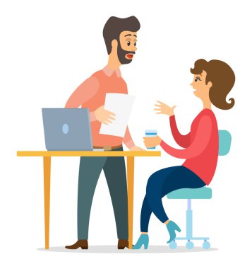 Ofis çalışanları meseleleri tartışıyor. İş toplantısı ve iş meselelerinin değerlendirilmesi