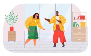 Ofis çalışanlarının iletişimi, Afrikalı siyahi bir adamın iş arkadaşı, iş kadını ve adamla konuşması.