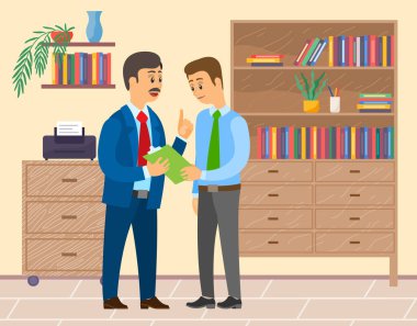 Patron ve ofis çalışanlarının sohbeti genç adam, iş adamları konuşuyor, iş anlarını tartışıyor.