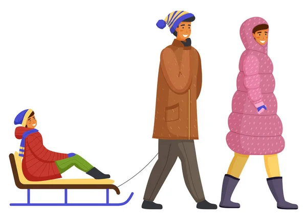 Отец, мать и дочь на зимней прогулке. Мужчина катается на санках. Члены семьи идут вместе — стоковый вектор