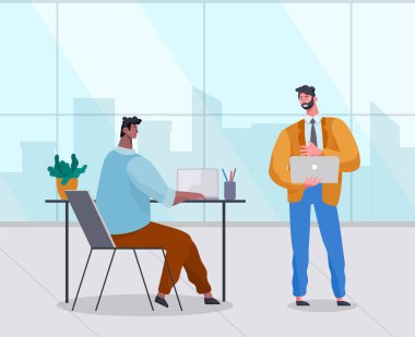 Ofis çalışanları meseleleri tartışıyor. İş toplantısı ve iş meselelerinin değerlendirilmesi