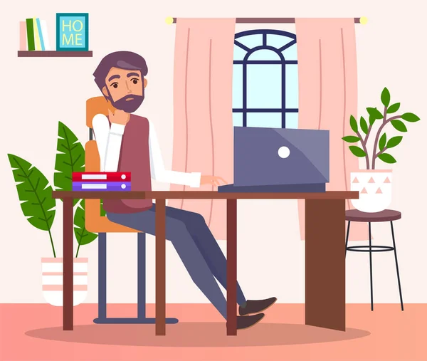 满脸胡须、沉思的男人坐在桌旁，带着笔记本电脑，遥控器在工作。脑卒中呆在家里平面图像 — 图库矢量图片