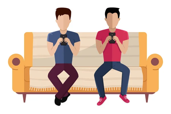 O casal está sentado no sofá. Os homens estão conversando com smartphones em mãos ilustração vetorial —  Vetores de Stock