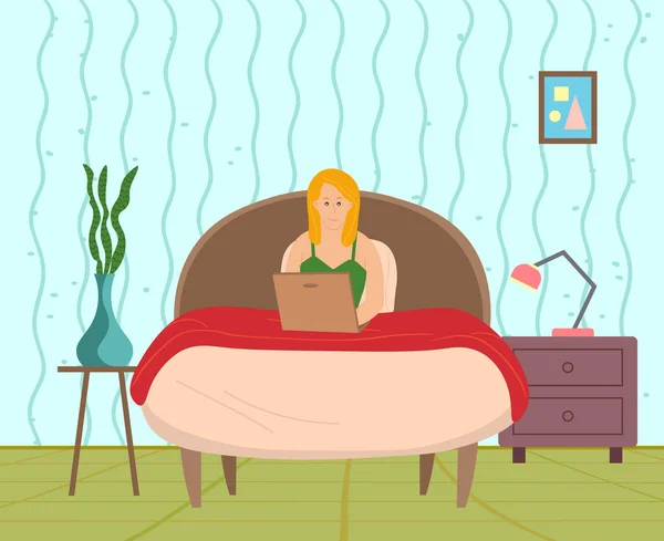 Yatakta dizüstü bilgisayar tutan genç bir kadın. Ev konsepti vektör düz tasarım rahatlama — Stok Vektör