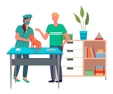 Veteriner doktor kediyi klinikte muayene masasında tutuyor. Veteriner steteskopla çalışıyor.