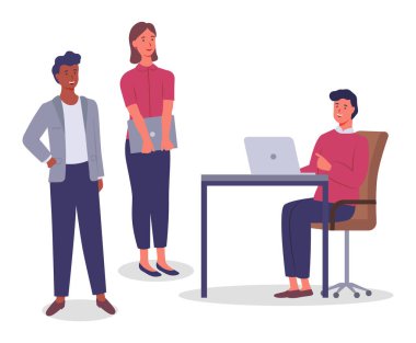 İş adamları iletişim kuruyor, patron ofis çalışanlarıyla konuşuyor, ofiste çalışıyor, masada oturuyor.