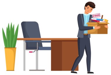 İşten çıkarma konsepti. Patron çalışanı işten çıkardı. Mutsuz kovulmuş bir adam kutuda eşyalarla ofisten çıkar.