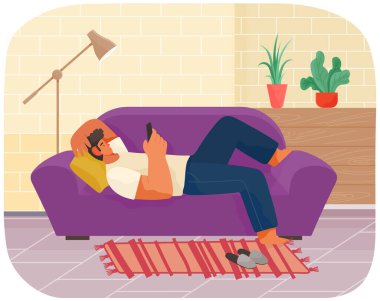 Akıllı telefonda oynayan adam menekşe koltukta yatıyor. Telefonu olan kişi yalan söyler ve ekrana bakar