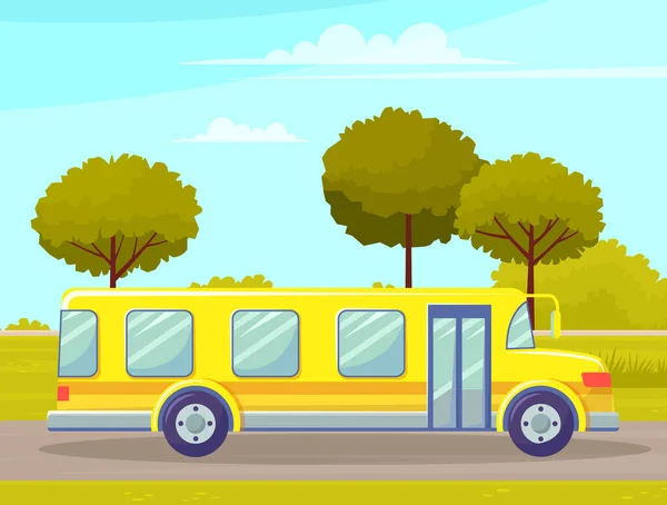 Gele bus in de stad straat. Bus op weg natuur landschap. Openbaar vervoer voor personenvervoer — Stockvector