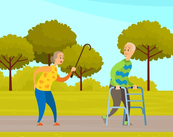 Yaşlı adam ve kadın şehir bahçesinde yürüyorlar. Yürüyen baston ve parkta yürüyen yaşlı bir çift. — Stok Vektör