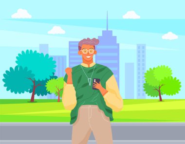 Akıllı telefonlu kadın iletişim kuruyor. Şehir parkında mobil aygıt kullanan kadın karakter