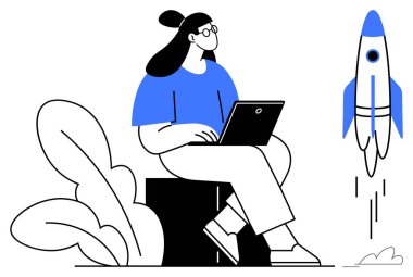Dizüstü bilgisayarının yanında oturan bir kadın, roketin kalkışını izliyor. Girişimcilik, yenilik, üretkenlik, teknoloji, başlangıç büyümesi, öğrenme ve yaratıcı ilham için idealdir. Basit düz