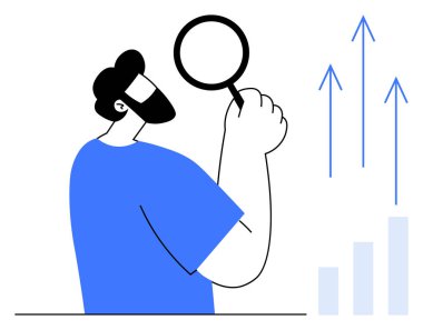 Veri analiz konsepti. Büyüme grafiği oklarının, veri analizlerinin, eğilimlerin izlenmesinin ve iş büyümesinin yanında büyüteç inceleyen bir adam. İş, strateji, analitik, araştırma