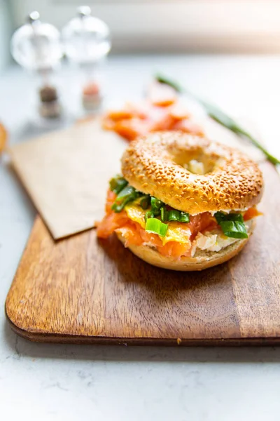 Breakfast Composition Sandwich Made Sesame Bagel Smoked Salmon White Cheese — Stockfoto
