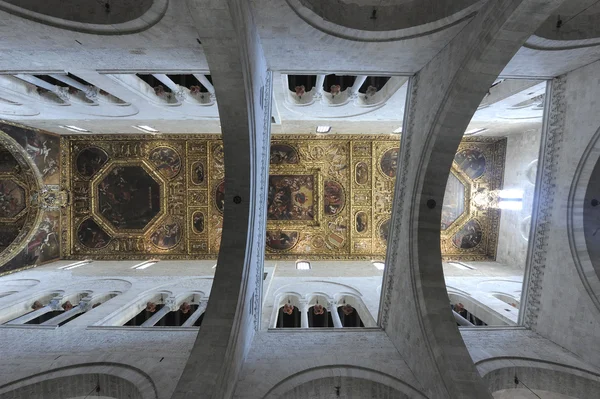 Kathedraal van de stad Bari — Stockfoto