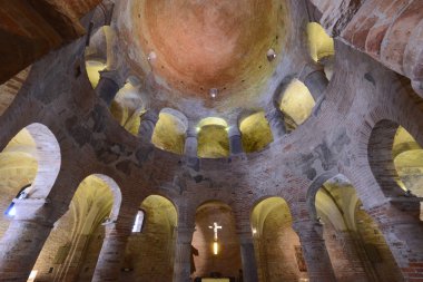 Sütunları Saint Lorenzo Kilisesi içinde