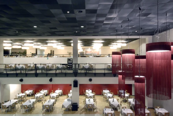 VIEW FROM ABOVE OF A RESTAURANT