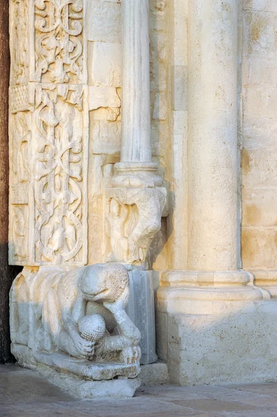 Colonnes de marbre en Pouilles, Italie — Photo