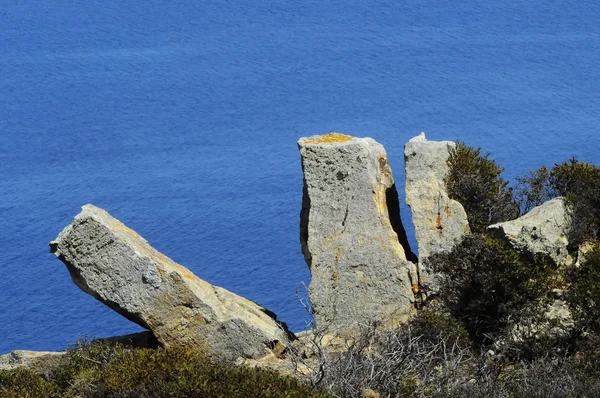 Klippor på stranden i Sardinien — Stockfoto