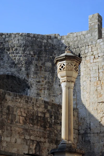 Fragment de l'ancien bâtiment — Photo