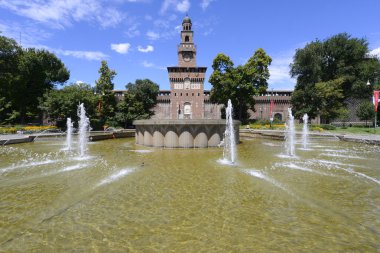 Çeşme ve Sforzesco Castle
