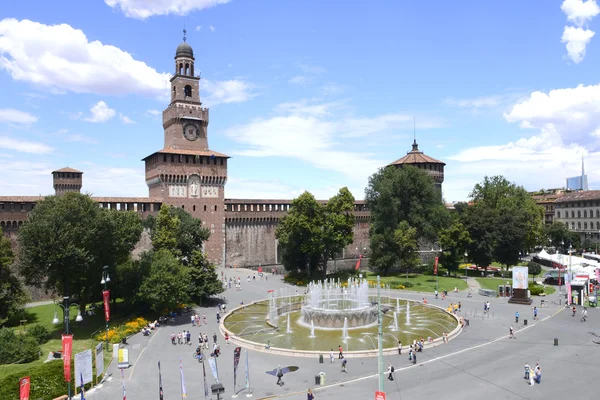 Çeşme ve Sforzesco Castle