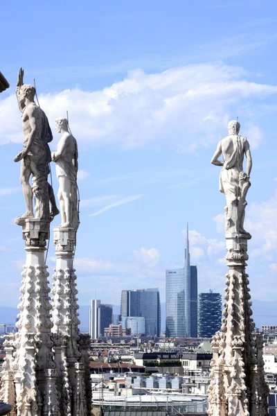 Vista a la ciudad de Milán desde Duomo — Foto de Stock
