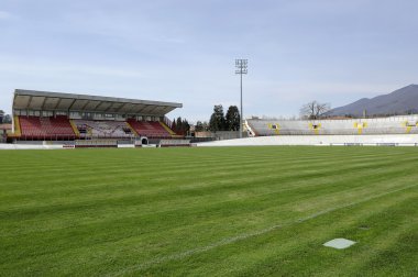 lombardia çim ile stadyum