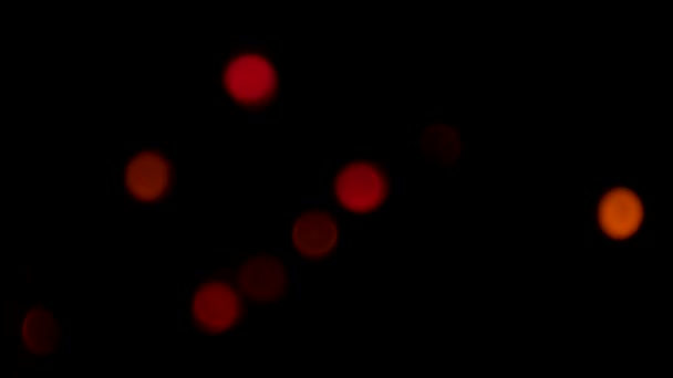 Silueta Borrosa Del Árbol Navidad Con Luces Desenfocadas Brillantes Fuera — Vídeo de stock