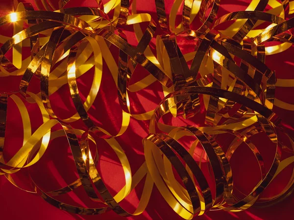 Fundo Vermelho Festivo Brilho Dourado Textura Brilhante Fita Brilhante Decoração — Fotografia de Stock
